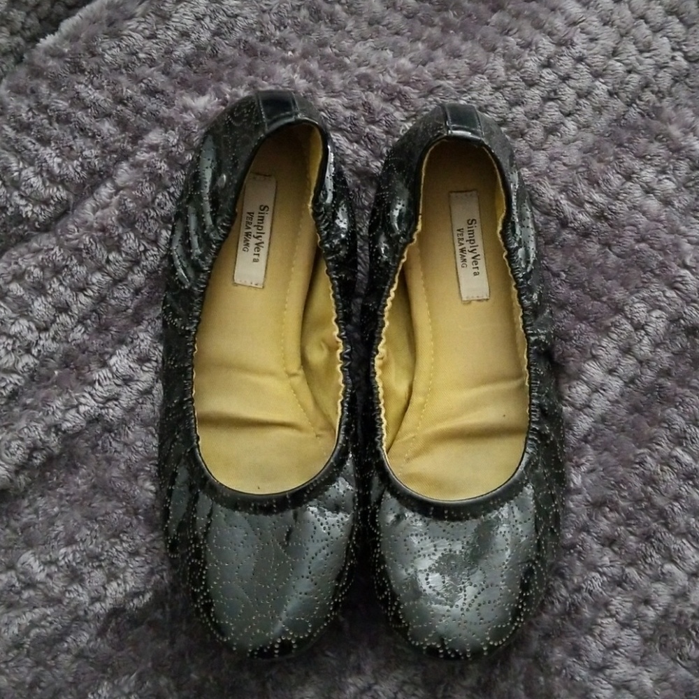 Simply Vera Wang flats